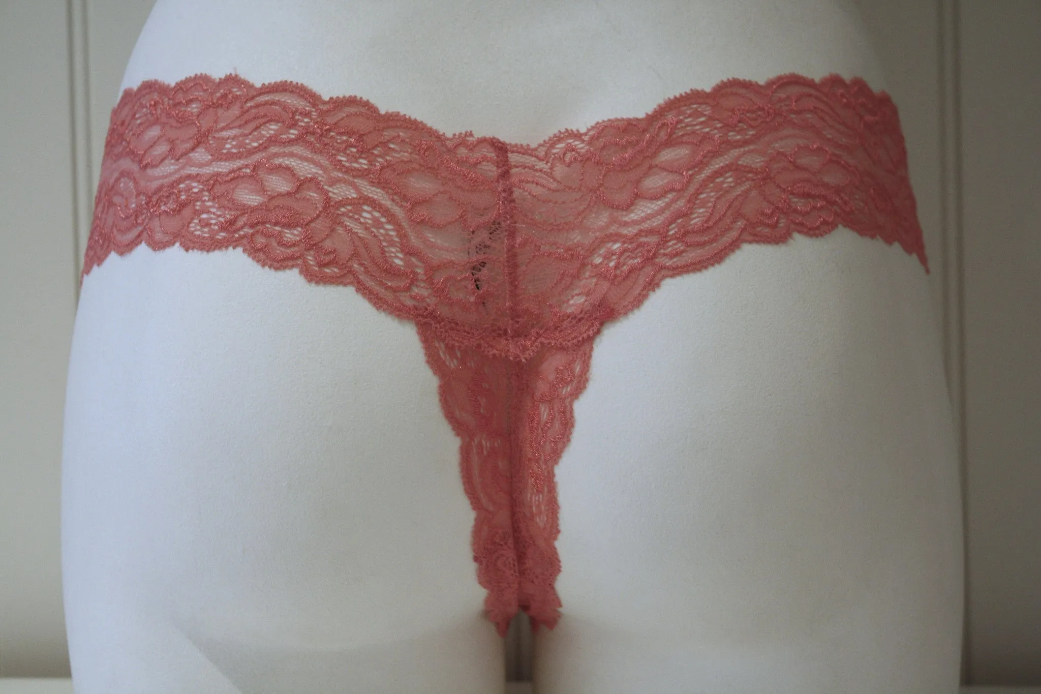 Chloe Lace Thong | Bubblegum