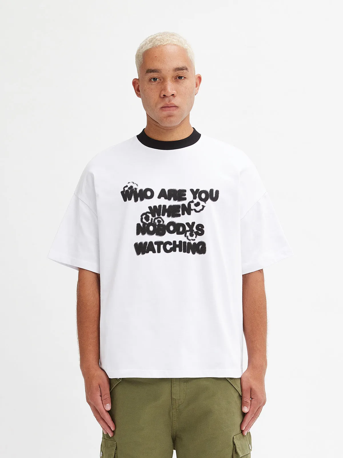 T-SHIRT NOBODYS WATCHING - WHITE/BLACK